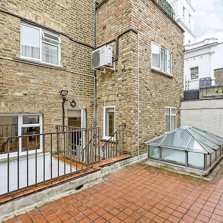 Queensgate Court Apartments-2